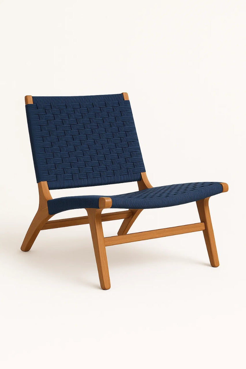 Silla lounge de terraza Alerón para exterior con estructura de madera y tejido verde, diseño bajo ideal para espacios al aire libre