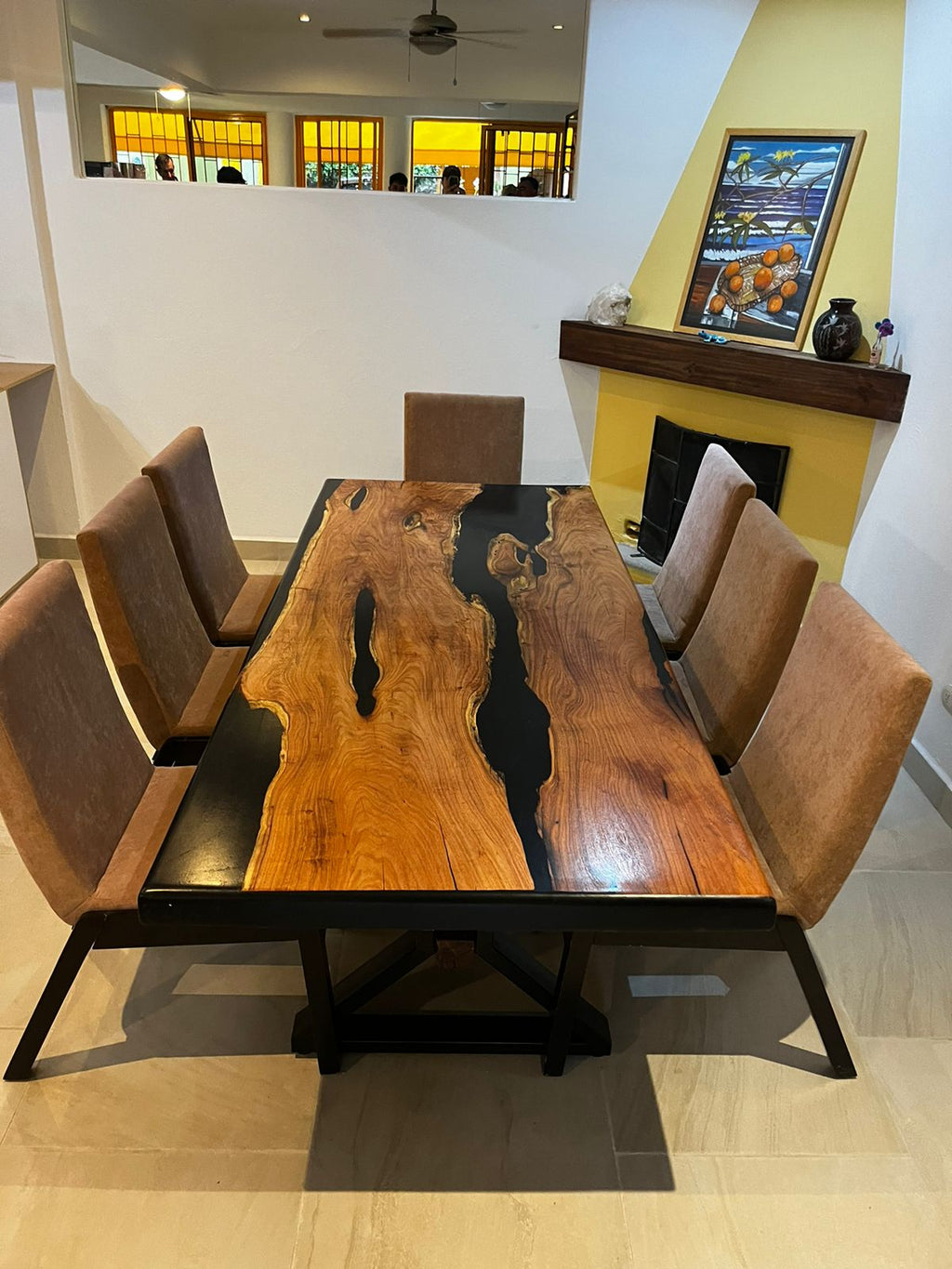 Mesa de Madera con Resina – Hecha a Medida
